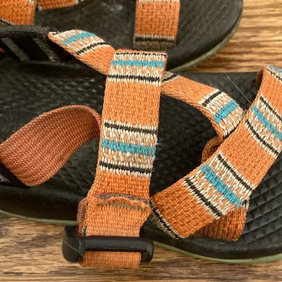 Toddler Boys Chacos size 10 Orange and blue - Picture 4 of 7